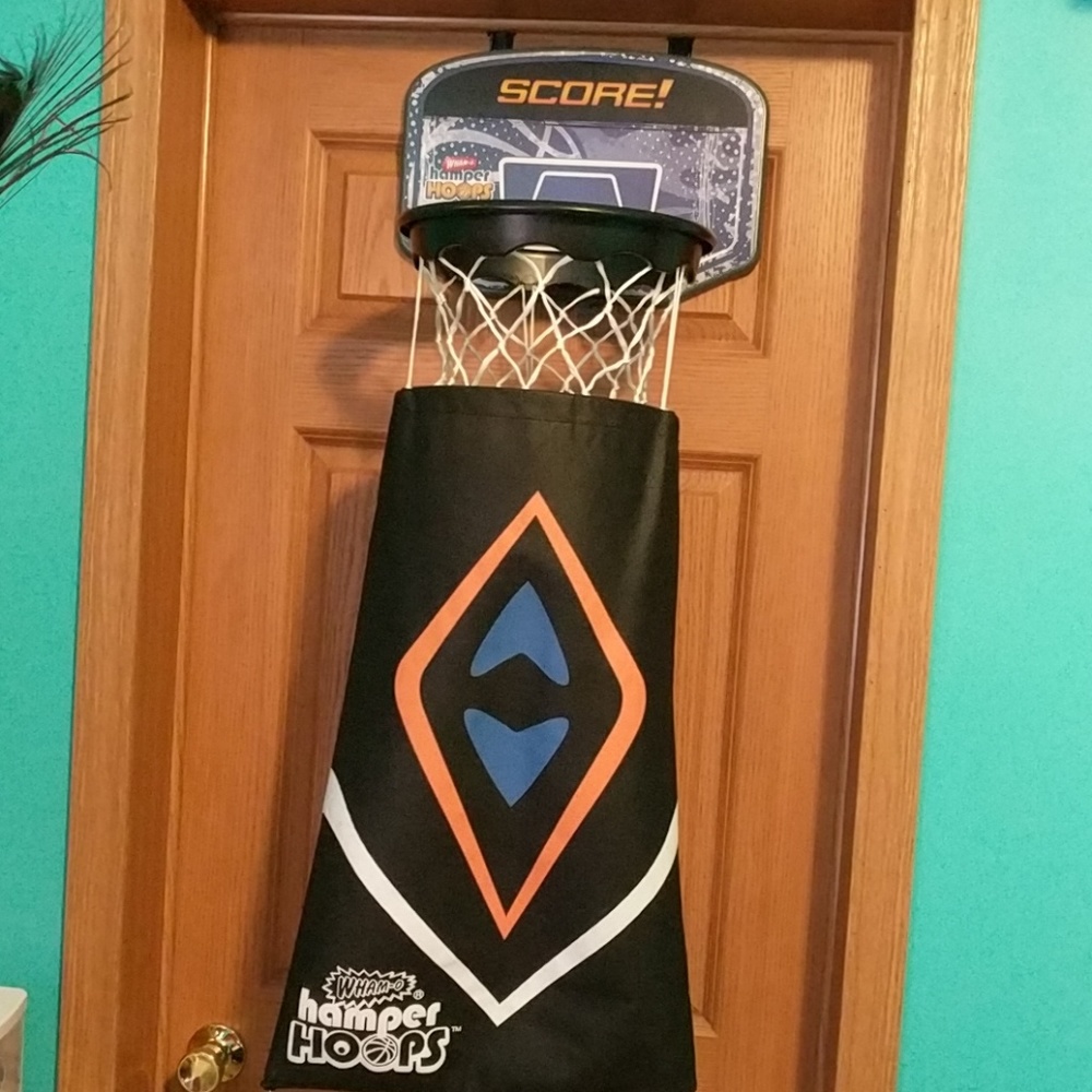Hoop hamper